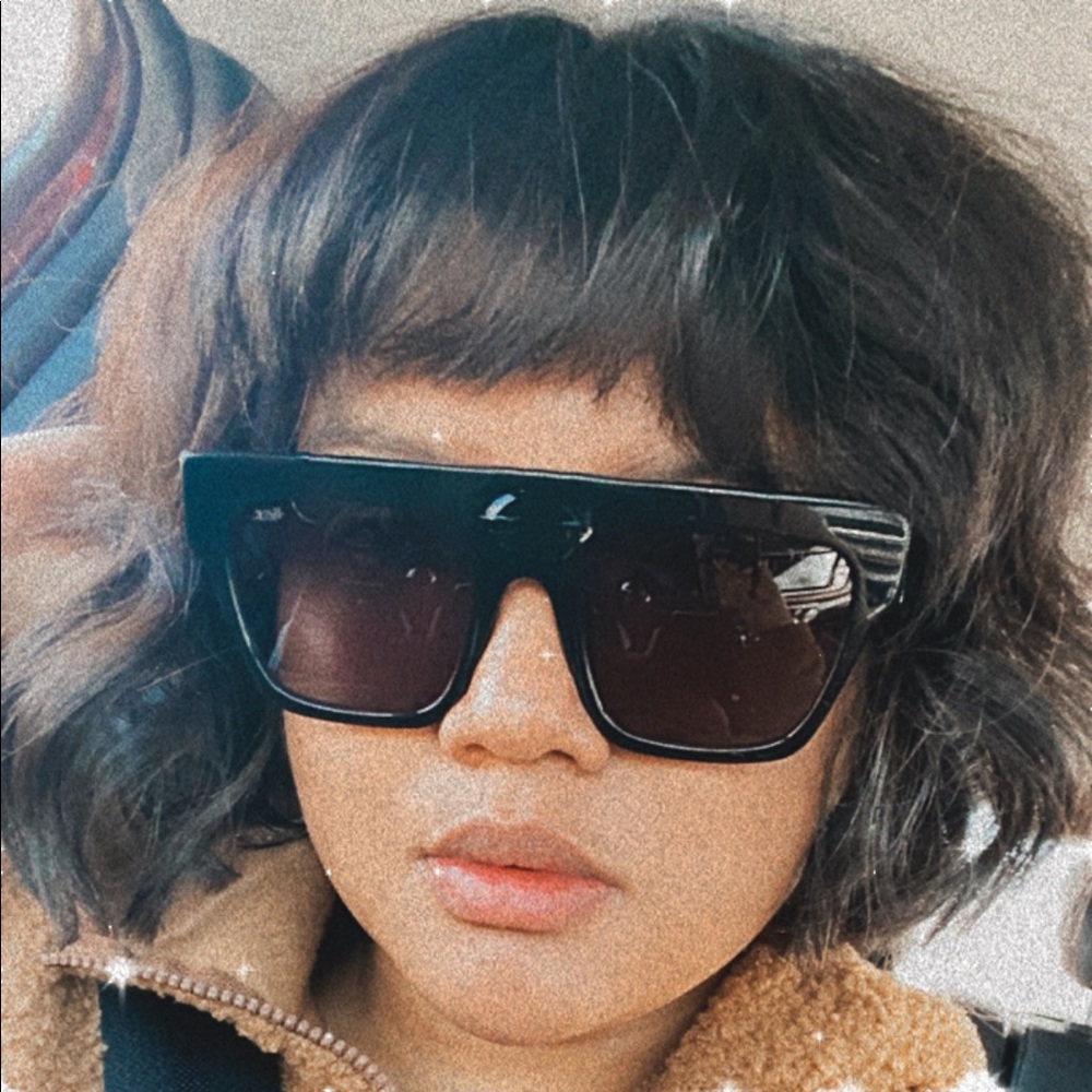 Meet your Posher, Carissa